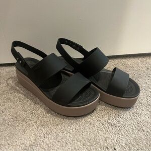 Crocs Brooklyn wedge sandal